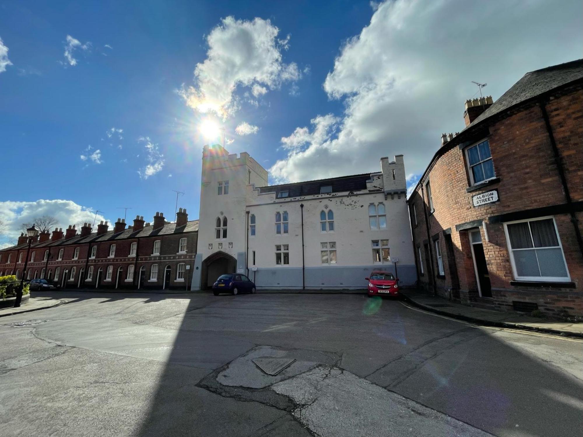 Chester Stays - Best Value Apartment With Free Parking In The Heart Of Chester Zewnętrze zdjęcie